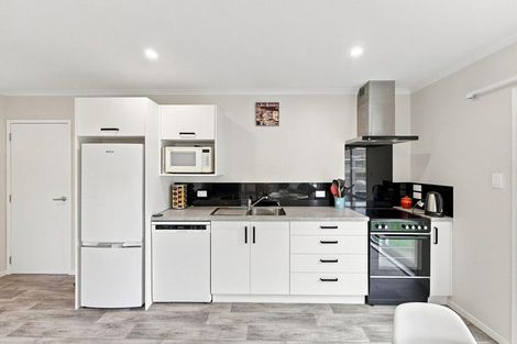 Photo of property in 80 Ngamotu Road, Spotswood, New Plymouth, 4310