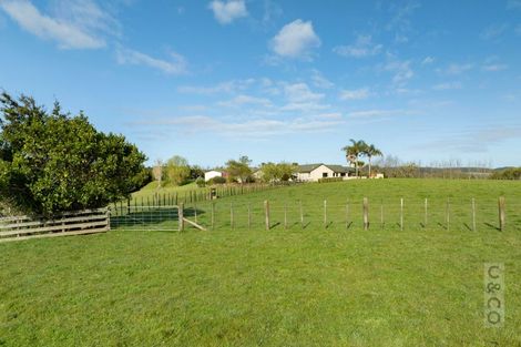 Photo of property in 1224 State Highway 16, Waimauku, 0883