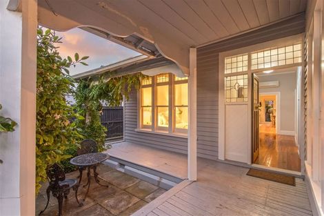 Photo of property in 216 Springfield Road, St Albans, Christchurch, 8014