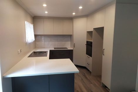 Photo of property in 9 Ryehill Close, New Lynn, Auckland, 0600