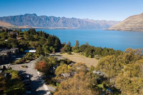 Photo of property in 75 Arawata Terrace, Sunshine Bay, Queenstown, 9300