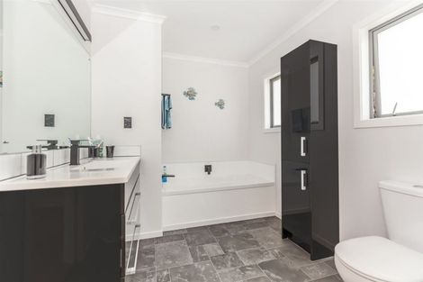 Photo of property in 11 Deptford Lane, Whitby, Porirua, 5024