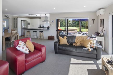 Photo of property in 33 Searle Drive, Patumahoe, Pukekohe, 2679