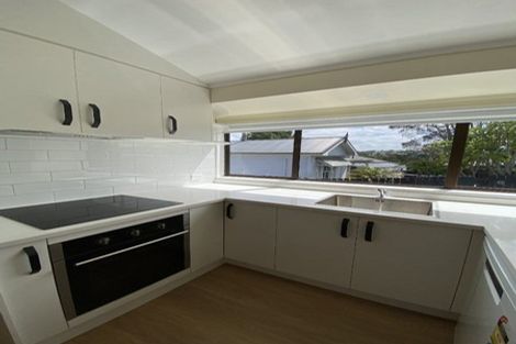 Photo of property in 1/6 Clare Place, Glenfield, Auckland, 0629