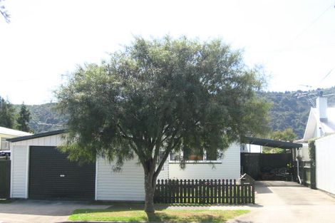 Photo of property in 9 Kowhai Avenue, Ebdentown, Upper Hutt, 5018