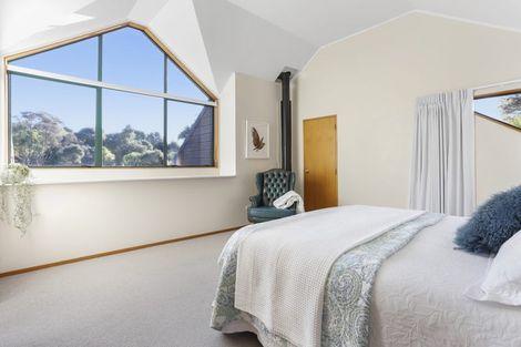 Photo of property in 22 Cochran Road, Oratia, Auckland, 0604