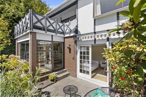 Photo of property in 9 Holly Road, Merivale, Christchurch, 8014