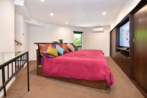 Photo of property in 16 Dee Place, Torbay, Auckland, 0630