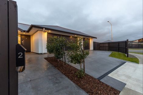 Photo of property in 2 Corsica Court, Fitzherbert, Palmerston North, 4410