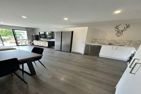 Photo of property in 56 Papatupu Way, Kumeu, 0810