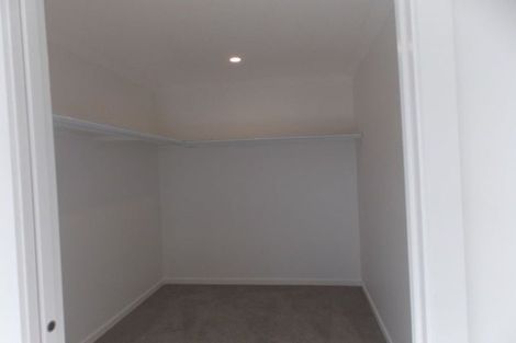 Photo of property in 18 Sardinia Grove, Fitzherbert, Palmerston North, 4410