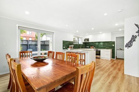 Photo of property in 9 Ordley Grove, Tawa, Wellington, 5028