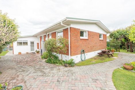 Photo of property in 8 Hillary Street, Chedworth, Hamilton, 3210