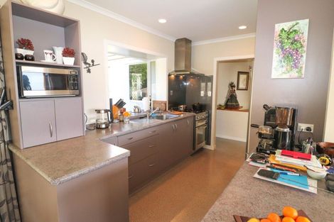 Photo of property in 10 Lockhart Place, Ngarimu Bay, Thames, 3575