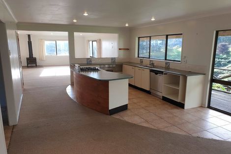 Photo of property in 152 Lone Kauri Road, Karekare, New Lynn, 0772
