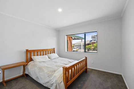 Photo of property in 9 Sandel Rise, Merrilands, New Plymouth, 4312