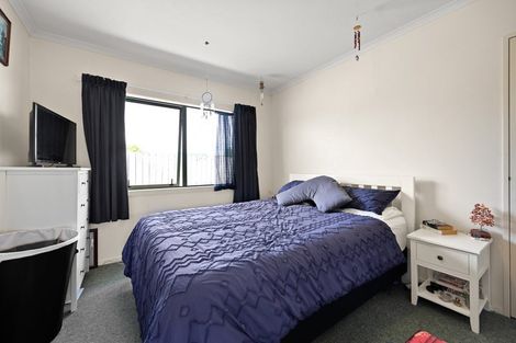 Photo of property in 15 Kittyhawk Place, Melville, Hamilton, 3206