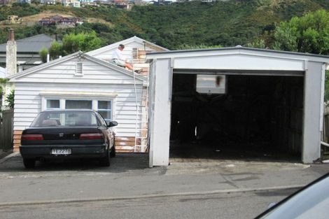 Photo of property in 90 Tiber Street, Island Bay, Wellington, 6023