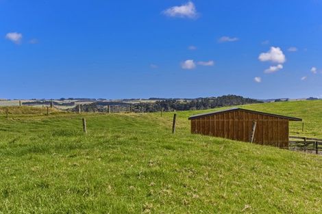 Photo of property in 1880 South Head Road, South Head, Helensville, 0874