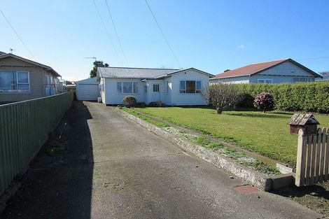 Photo of property in 12 Burns Street, Hawera, 4610