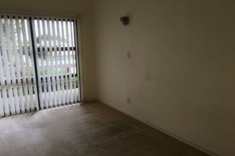 Photo of property in 86 Hattaway Avenue, Bucklands Beach, Auckland, 2012