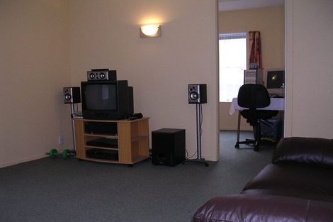 Photo of property in 2/161 Glenmore Street, Kelburn, Wellington, 6012