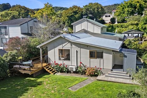 Photo of property in 2/5 Taunton Way, Pinehaven, Upper Hutt, 5019