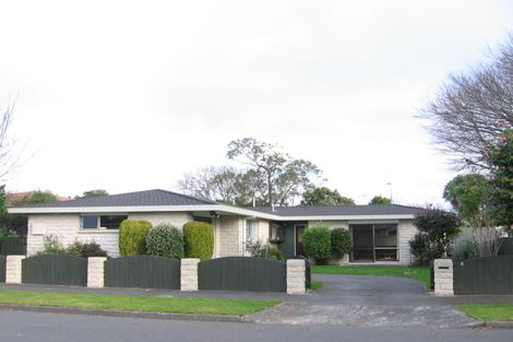 Photo of property in 2 Waterloo Crescent, Hokowhitu, Palmerston North, 4410