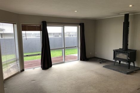 Photo of property in 26 Glen Road, Stokes Valley, Lower Hutt, 5019