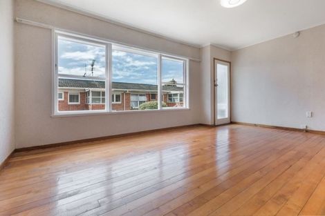 Photo of property in 2/18 Shakespeare Road, Milford, Auckland, 0620