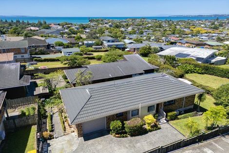 Photo of property in 1/213 Hibiscus Coast Highway, Red Beach, 0932