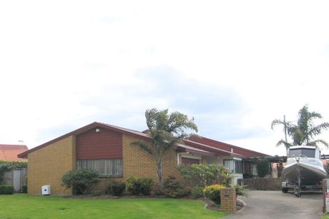 Photo of property in 17 Bayfair Drive, Mount Maunganui, 3116