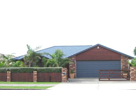 Photo of property in 21 Summerland Drive, Henderson, Auckland, 0612