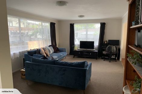 Photo of property in 27 Backhurst Grove, Massey, Auckland, 0614