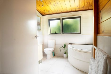 Photo of property in 15 Waitawa Place, Lynmore, Rotorua, 3010