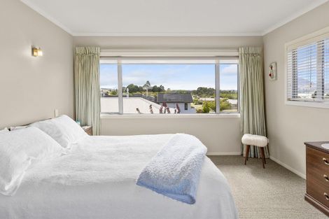 Photo of property in 19 Kinder Street, Acacia Bay, Taupo, 3330