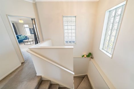 Photo of property in 15 James Nairn Grove, Riverstone Terraces, Upper Hutt, 5018