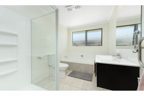 Photo of property in 6 Harakeke Way, Papamoa Beach, Te Puke, 3187