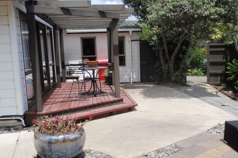 Photo of property in 10 Jane Street, Waikanae Beach, Waikanae, 5036