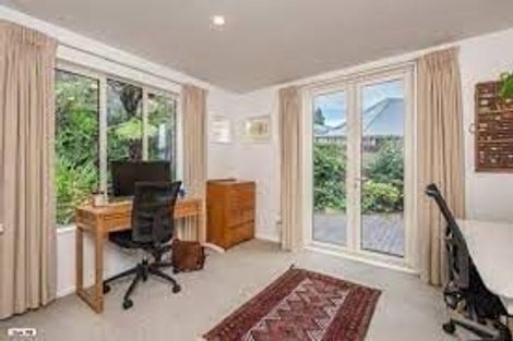 Photo of property in 23 Alexandra Road, Roseneath, Wellington, 6021