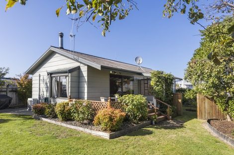Photo of property in 10 Tiller Close, Kelvin Grove, Palmerston North, 4414