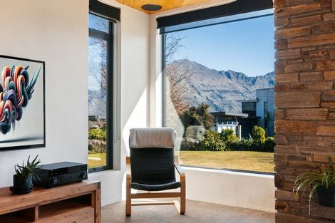 Photo of property in 50 Forest Heights, Wanaka, 9305