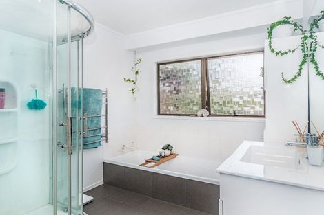 Photo of property in 10 Marendellas Drive, Bucklands Beach, Auckland, 2014