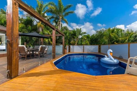 Photo of property in 2 Te Wharau Drive, Greenhithe, Auckland, 0632