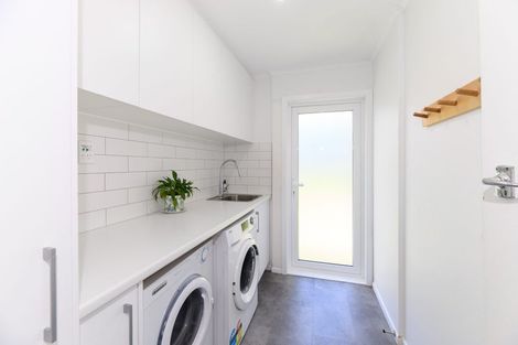 Photo of property in 1/48 Bond Crescent, Forrest Hill, Auckland, 0620