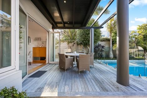 Photo of property in 2/2 Clifton Road, Hauraki, Auckland, 0622