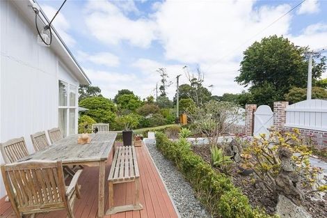 Photo of property in 22 Crystal Avenue, Glendene, Auckland, 0602