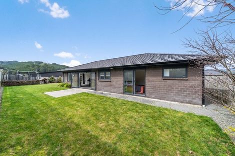 Photo of property in 107 Riverstone Drive, Riverstone Terraces, Upper Hutt, 5018