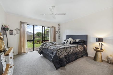 Photo of property in 12 Moycullien Lane, East Tamaki Heights, Auckland, 2016