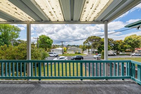 Photo of property in 4 Christina Avenue, Te Atatu South, Auckland, 0602